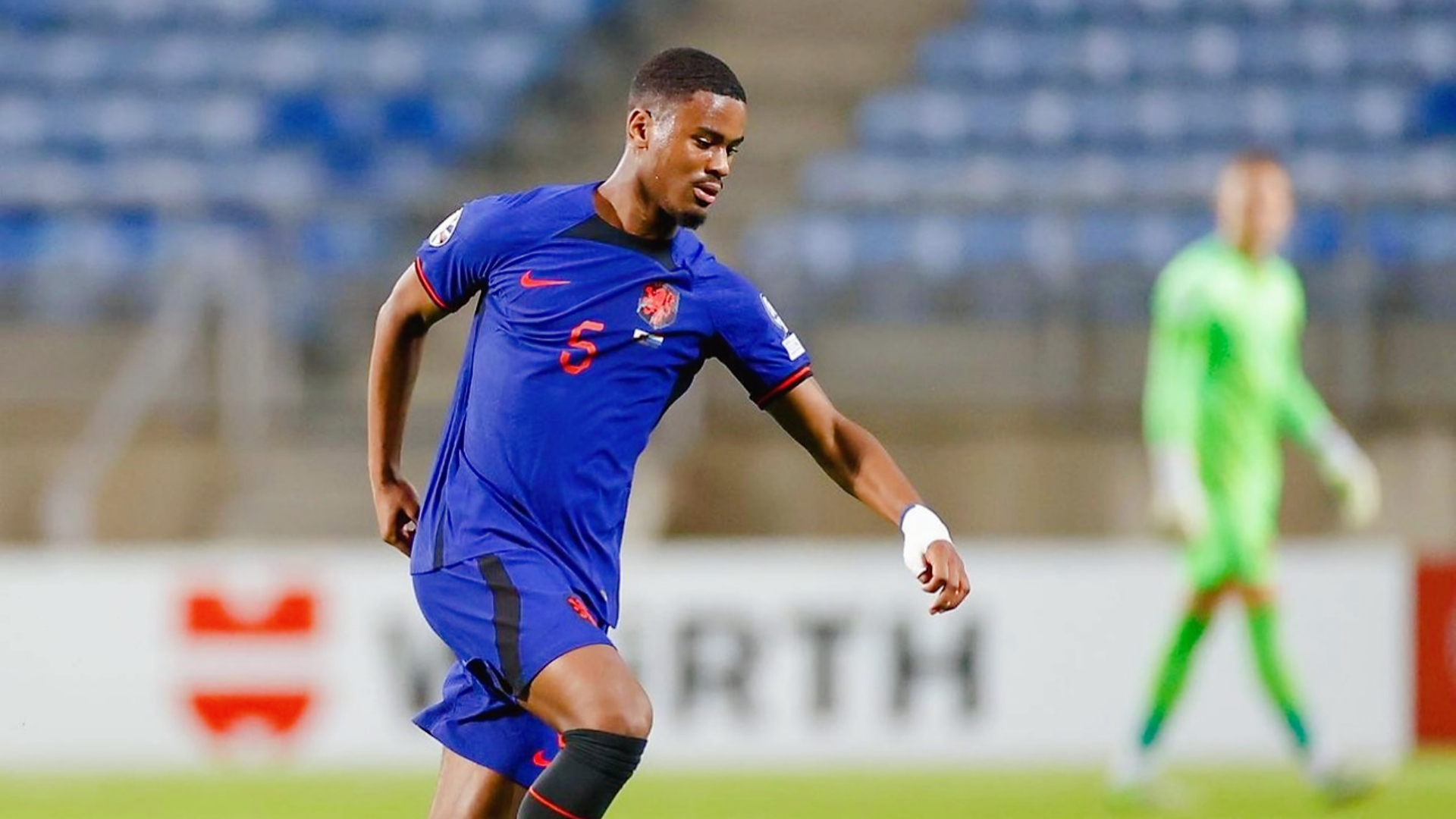 博彩平台排名-阿贾克斯vs费耶诺德中断