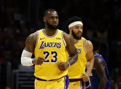 贝克汉姆踢飞球