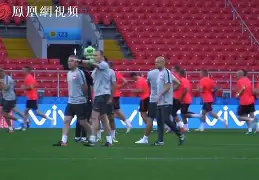 波兰队携手乌克兰晋级欧洲总决赛视频