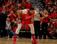 安东尼戴维斯转会到湖人