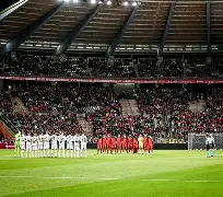 泰国足球对英格兰比分