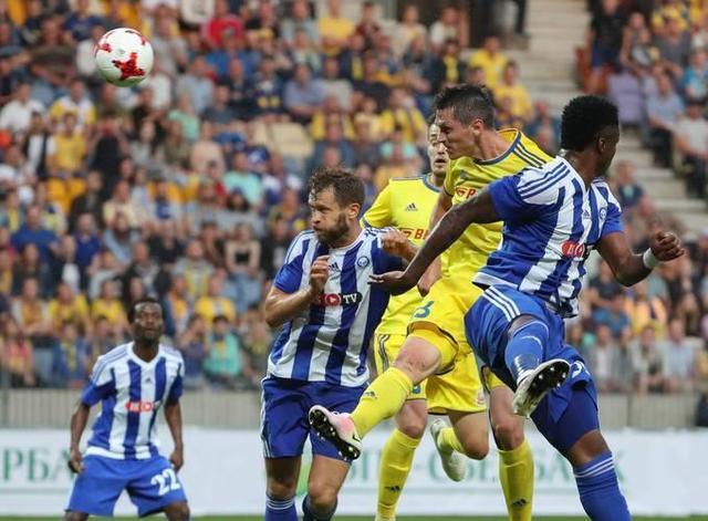 波兰队在欧洲足球比赛中实现惊艳逆袭的是谁