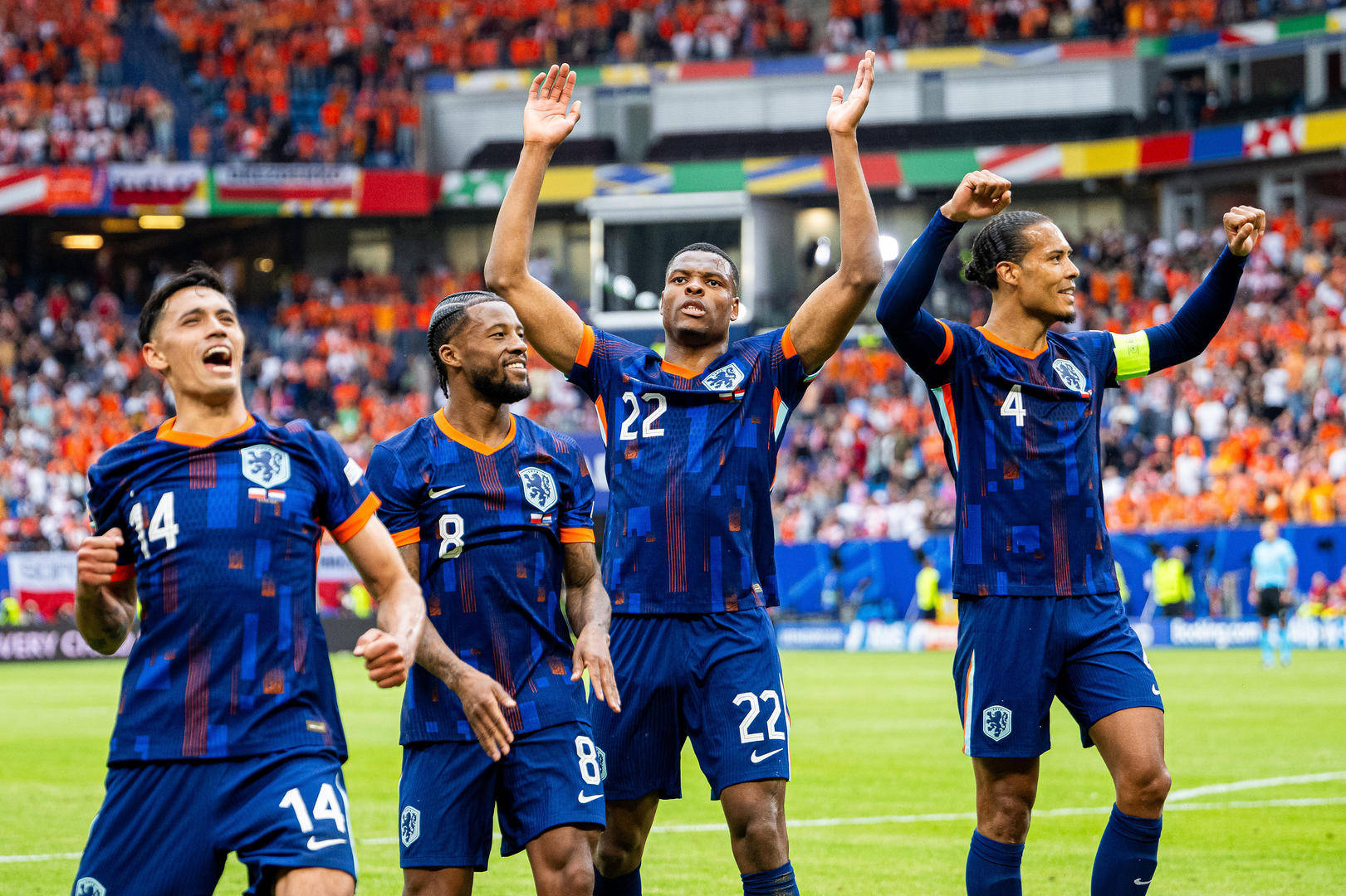 波兰队在欧洲足球比赛中实现惊艳逆袭的是谁